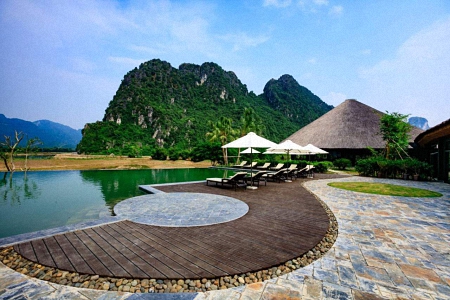 Serena Hotel exterior